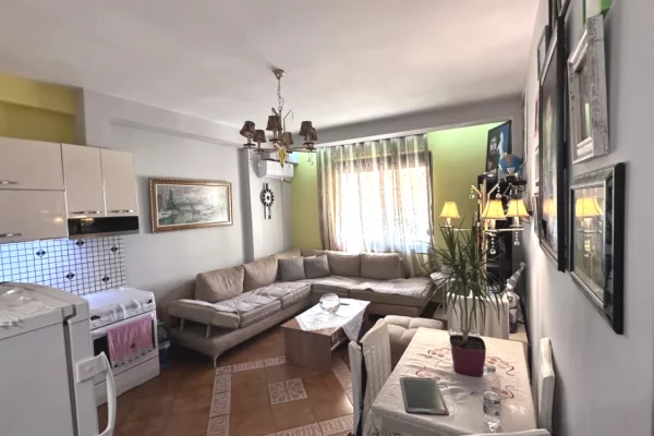 Shtepi me qera 1+1 ne Tirane - 42,999 Leke