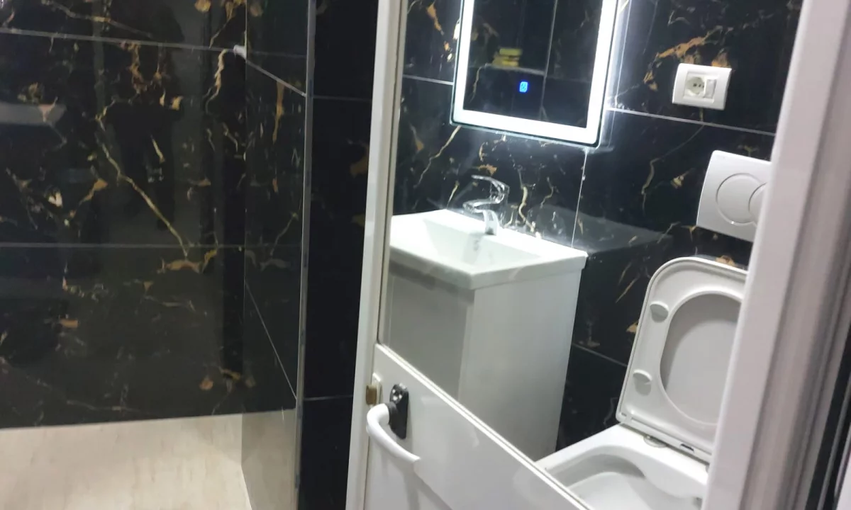 Shtepi me qera Apartament ne Tirane, Garsoniere, Mobilimi E mobiluar, Pagesa 25,000  Leke.