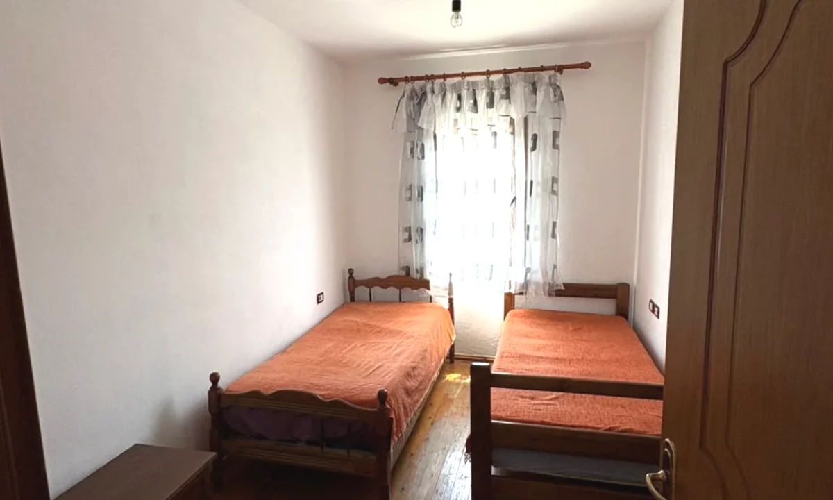 Shtepi me qera Apartament ne Tirane, 2+1, Mobilimi E mobiluar, Pagesa 38,001  Leke.