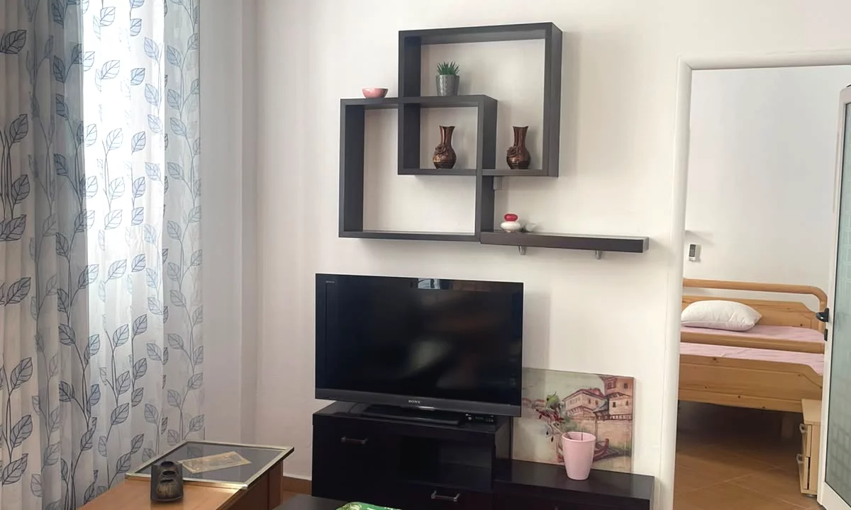 Shtepi me qera Apartament ne Tirane, 1+1, Mobilimi E mobiluar, Pagesa 45,000  Leke.