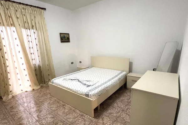 Shtepi me qera Shtepi Private ne Tirane, 2+1, Mobilimi E mobiluar, Pagesa 35,000  Leke.