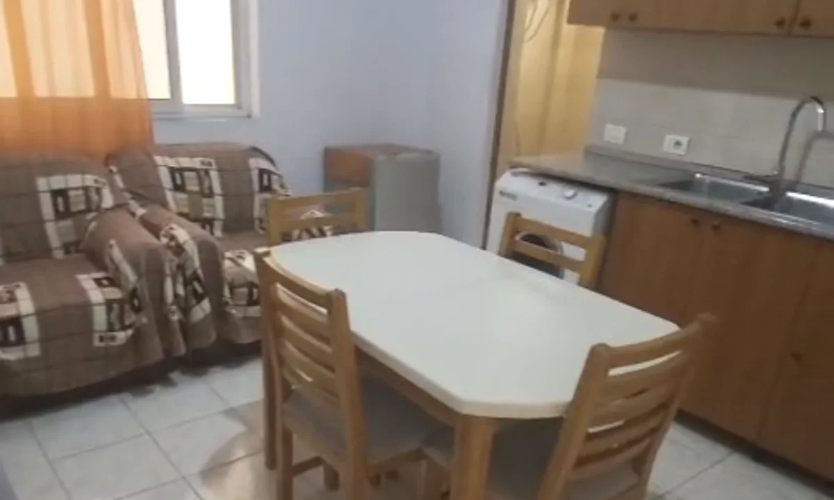 Shtepi me qera Apartament ne Tirane, 1+1, Mobilimi E mobiluar, Pagesa 30,000  Leke.