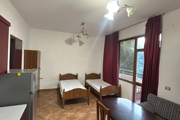 Shtepi me qera Vila Luksoze ne Tirane, Garsoniere, Mobilimi E mobiluar, Pagesa 30,000  Leke.
