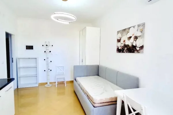 Jepet me qira te Zogu i Zi, perballe Ring Center
