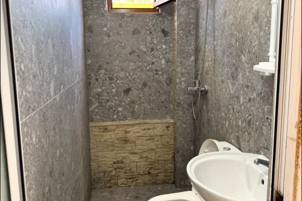 Shtepi me qera 1+1 ne Tirane - 29,000 Leke