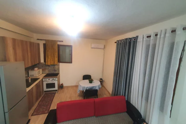 Shtepi me qera 1+1 ne Tirane - 45,000 Leke