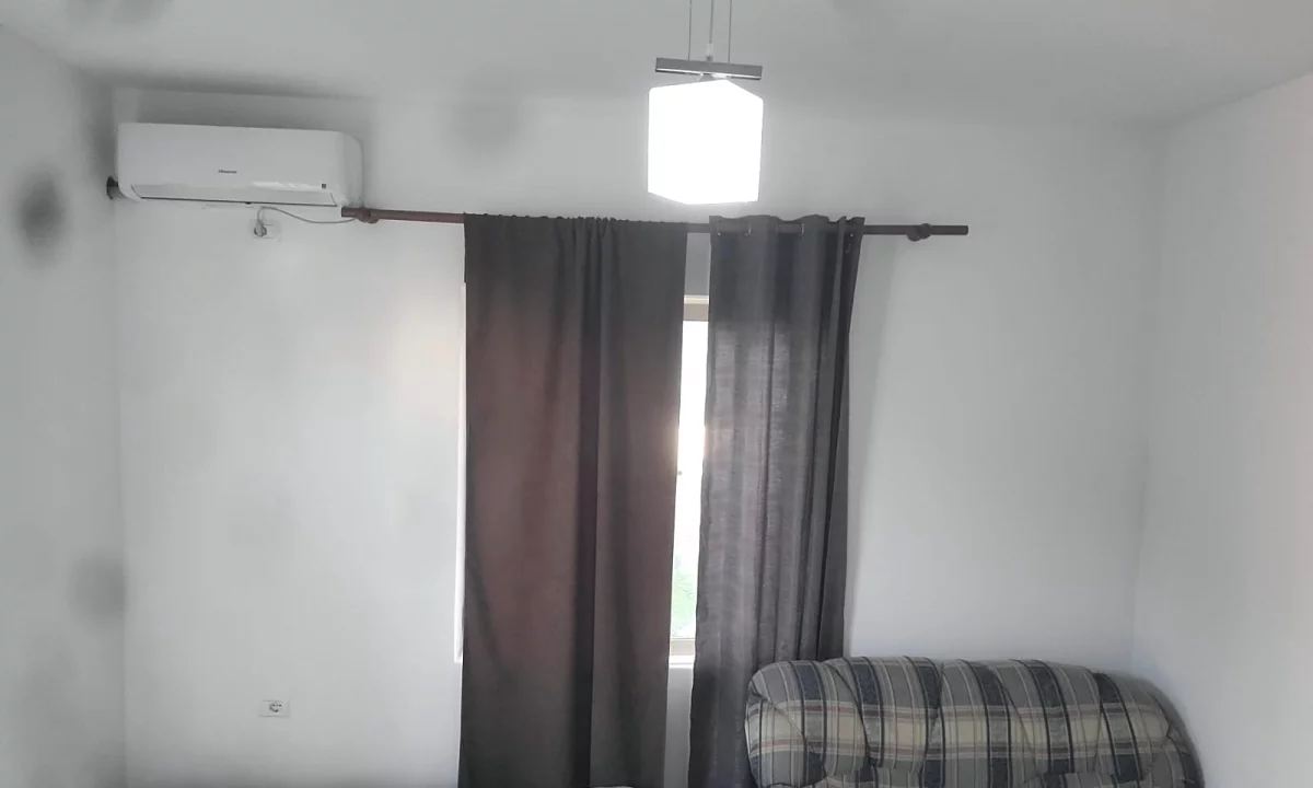 Shtepi me qera Vila Luksoze ne Tirane, Garsoniere, Mobilimi E mobiluar, Pagesa 27,900  Leke.