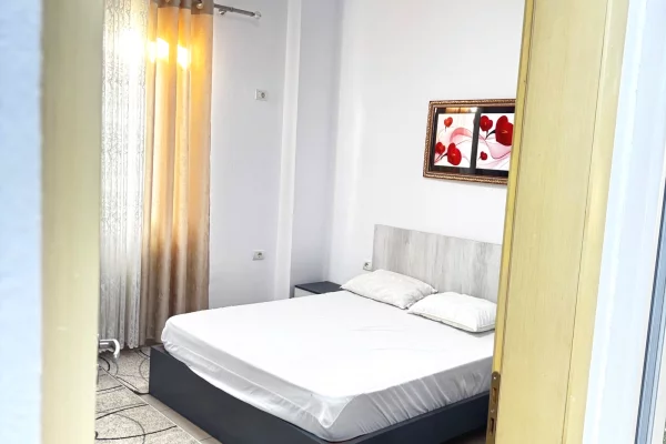Apartament 1+1 me qera ne Tirane zona Stacioni trenit/Rruga e Dibres/5 Maji/Medreseja