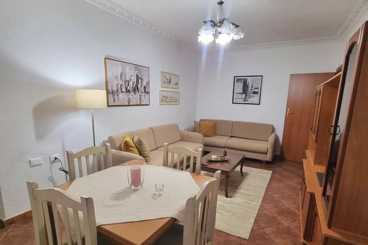 Shtepi me qera Apartament ne Tirane, 2+1, Mobilimi E mobiluar, Pagesa 64,900  Leke.