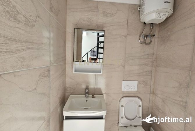 JEPET ME QERA AMBIENT PER ZYRA TEK PAZARI I RI