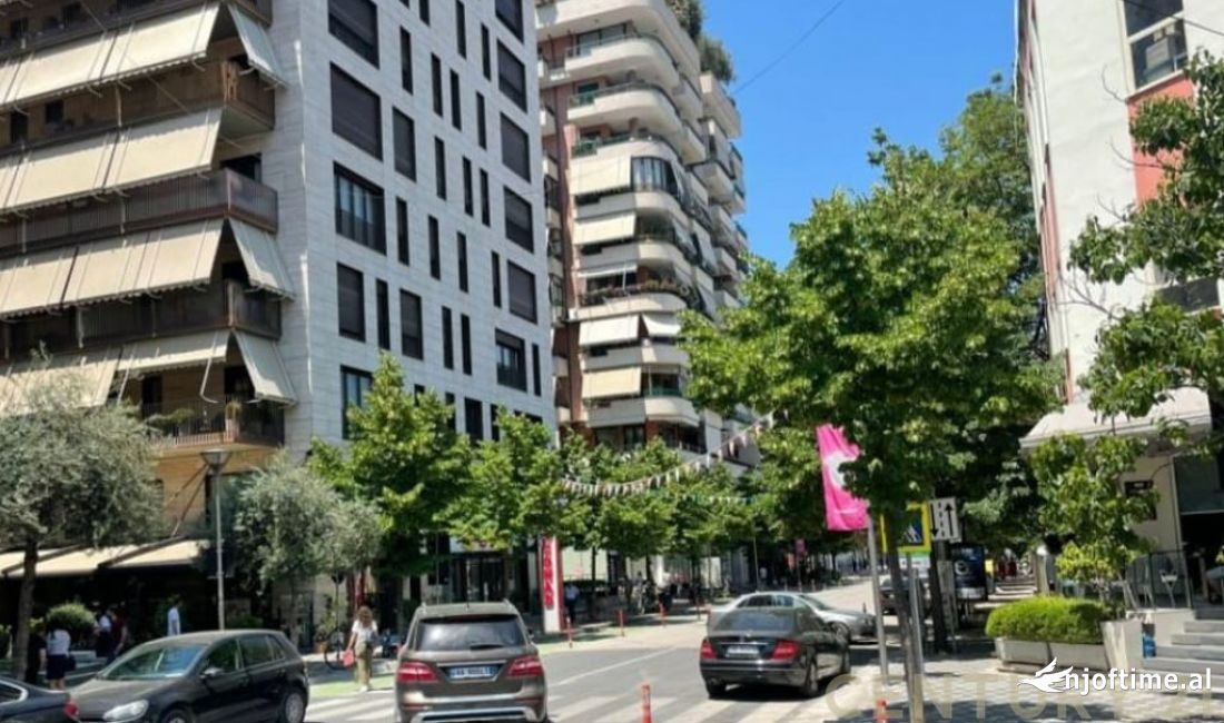 JEPET ME QIRA NJESI TE GARDA