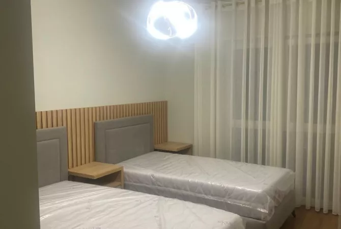 Shtepi me qera Apartament ne Tirane, 2+1, Mobilimi E mobiluar, Pagesa 85,000  Leke.