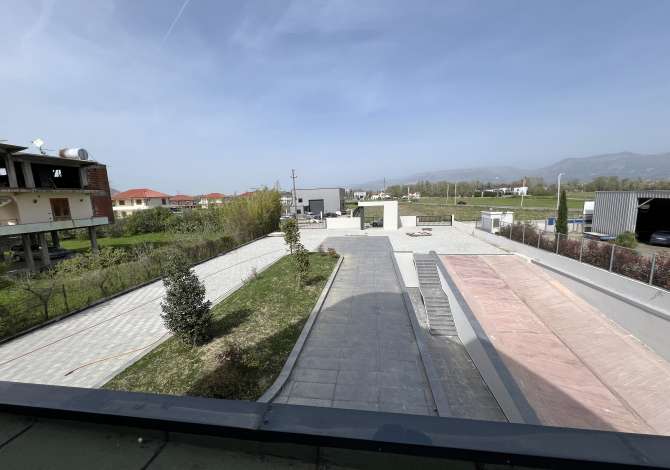 Qera, Godine 4 kate Rruga Rinasit