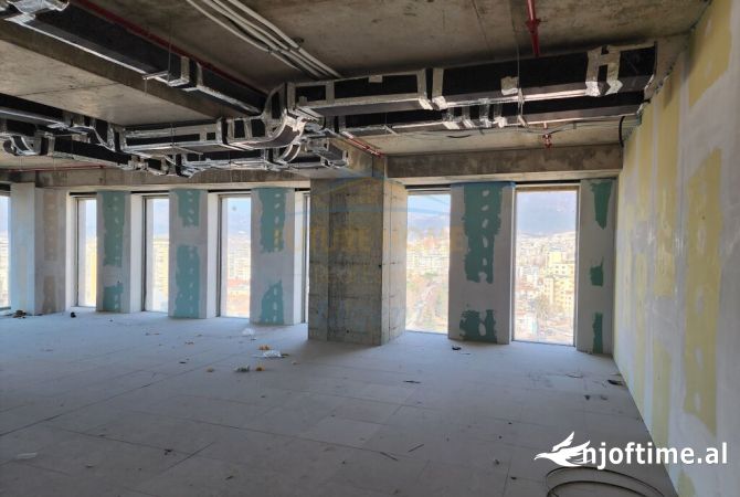 Ambient biznesi ne shitje 3+1 ne Tirane - 2,310,008 Euro