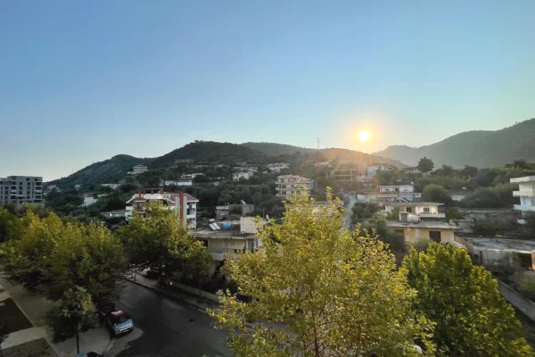 Shtepi me qera Apartament ne Vlore, Garsoniere, Mobilimi E mobiluar, Pagesa 450  Euro.