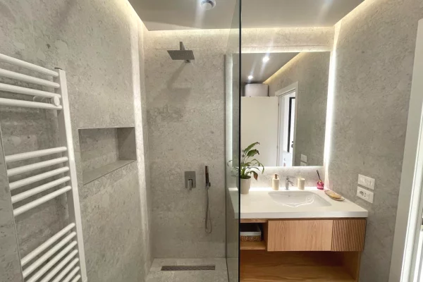 Shtepi me qera Apartament ne Vlore, Garsoniere, Mobilimi E mobiluar, Pagesa 450  Euro.