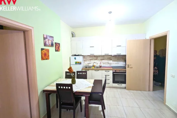 Shtepi ne shitje Apartament ne Vlore, 2+1, Mobilimi E mobiluar, Pagesa 220,000  Euro.
