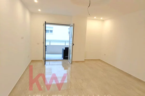 Shtepi ne shitje Apartament ne Vlore, 2+1, Mobilimi E mobiluar, Pagesa 225,000  Euro.