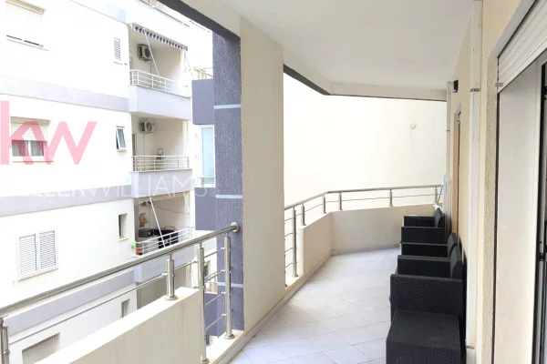 Shtepi ne shitje Apartament ne Vlore, 2+1, Mobilimi E mobiluar, Pagesa 225,000  Euro.