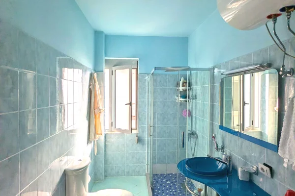 Shtepi ne shitje Apartament ne Vlore, 1+1, Mobilimi E mobiluar, Pagesa 143,000  Euro.