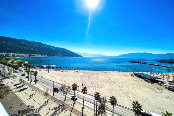 Shtepi me qera Apartament ne Vlore, 2+1, Mobilimi E mobiluar, Pagesa 75,000  Leke.