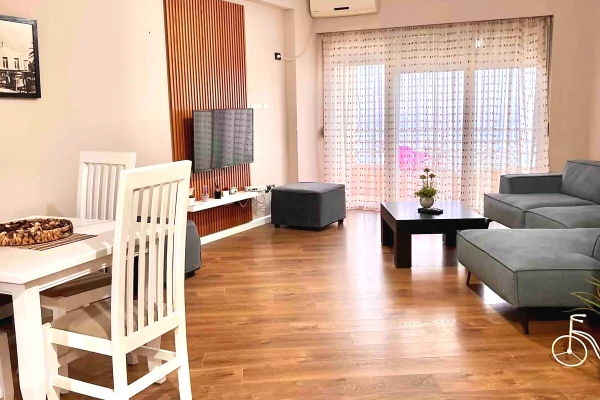 Shtepi me qera Apartament ne Vlore, 2+1, Mobilimi E mobiluar, Pagesa 75,000  Leke.