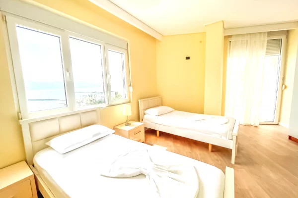 Shtepi me qera Apartament ne Vlore, 2+1, Mobilimi E mobiluar, Pagesa 75,000  Leke.