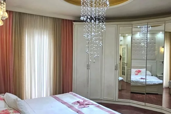 Shtepi ne shitje Apartament ne Vlore, 3+1, Mobilimi E mobiluar, Pagesa 315,000  Euro.