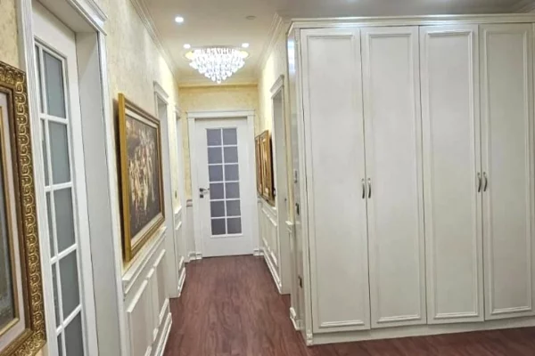 Shtepi ne shitje Apartament ne Vlore, 3+1, Mobilimi E mobiluar, Pagesa 315,000  Euro.