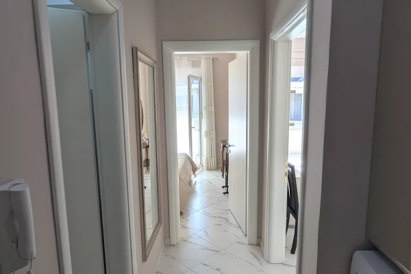 Shtepi ne shitje Apartament ne Vlore, 1+1, Mobilimi E mobiluar, Pagesa 170,000  Euro.