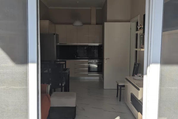 Shtepi ne shitje Apartament ne Vlore, 1+1, Mobilimi E mobiluar, Pagesa 170,000  Euro.