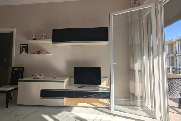Shtepi ne shitje Apartament ne Vlore, 1+1, Mobilimi E mobiluar, Pagesa 170,000  Euro.