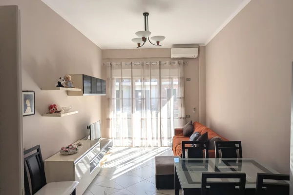 SHITET SUPER APARTAMENT 1+1 ME PAMJE DETI NE UJE TE FTOHTE