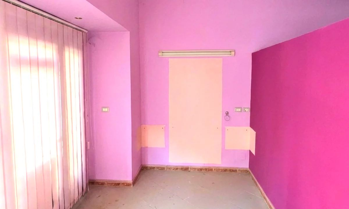SHITET AMBIENT BIZNESI 75m2 ne Vlore                                                                