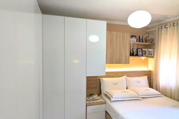Shtepi ne shitje Apartament ne Vlore, 1+1, Mobilimi E mobiluar, Pagesa 8,800,000  Leke.