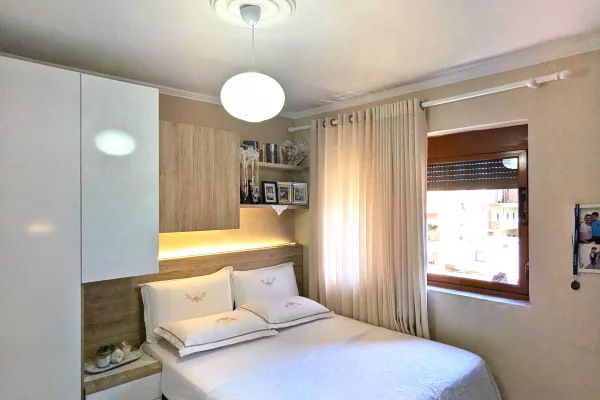 Shtepi ne shitje Apartament ne Vlore, 1+1, Mobilimi E mobiluar, Pagesa 8,800,000  Leke.