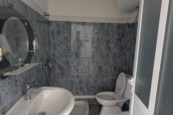 JEPET ME QIRA NJESI BIZNESI PRANE PARKUT AULONA VLORE