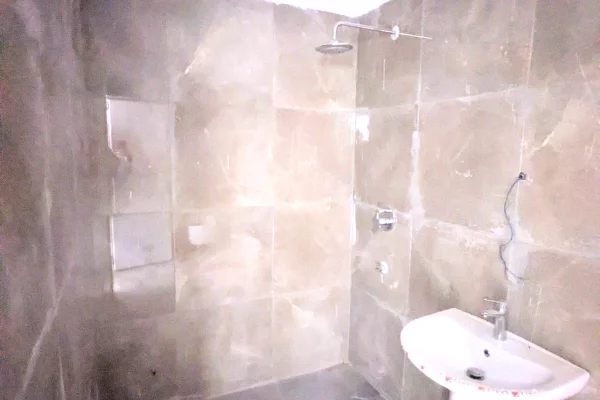 Shtepi ne shitje Apartament ne Vlore, 1+1, Mobilimi Bosh, pa mobiluar, Pagesa 98,000  Euro.