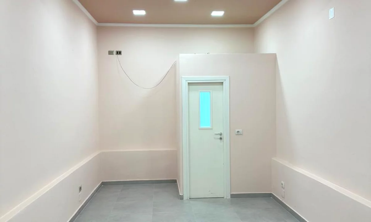 JEPET ME QIRA AMBIENT BIZNESI 29 m2 Ne Vlore