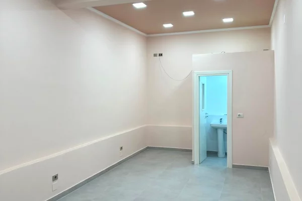 JEPET ME QIRA AMBIENT BIZNESI 29 m2 Ne Vlore