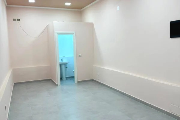 JEPET ME QIRA AMBIENT BIZNESI 29 m2 Ne Vlore