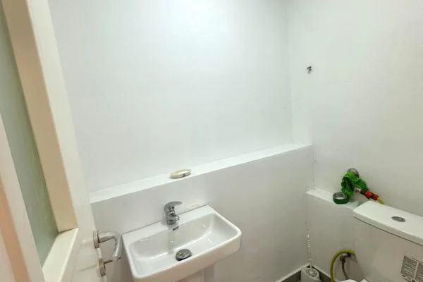 JEPET ME QIRA AMBIENT BIZNESI 29 m2 Ne Vlore