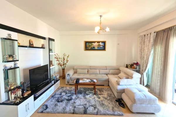 Shtepi ne shitje 2+1 ne Vlore - 175,000 Euro