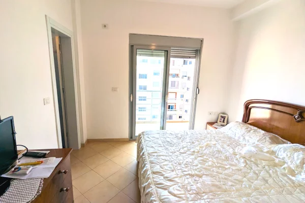 Shtepi ne shitje Apartament ne Vlore, 2+1, Mobilimi E mobiluar, Pagesa 175,000  Euro.