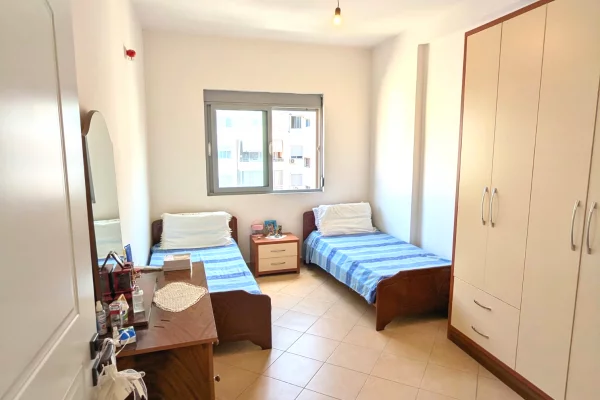 Shtepi ne shitje Apartament ne Vlore, 2+1, Mobilimi E mobiluar, Pagesa 175,000  Euro.
