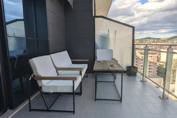 Shtepi me qera Duplex(shtepi me 2 kate) ne Vlore, 2+1, Mobilimi E mobiluar, Pagesa 1,500  Euro.