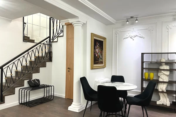Shtepi me qera Duplex(shtepi me 2 kate) ne Vlore, 2+1, Mobilimi E mobiluar, Pagesa 1,500  Euro.