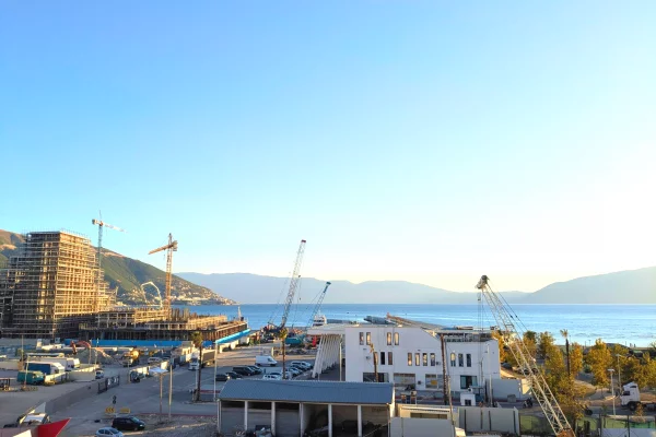 Shtepi me qera 2+1 ne Vlore - 55,000 Leke
