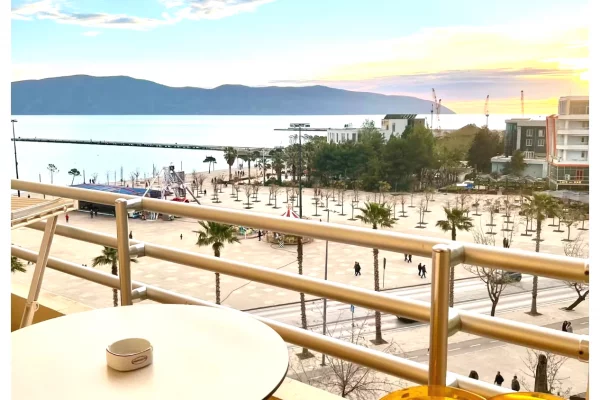 Shtepi me qera Apartament ne Vlore, 1+1, Mobilimi E mobiluar, Pagesa 65,000  Leke.
