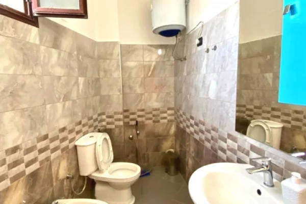 Shtepi me qera Shtepi Private ne Vlore, 2+1, Mobilimi E mobiluar, Pagesa 40,000  Leke.